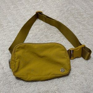 lululemon belt bag